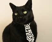 中国足球的场地设施建设标准化方案实施，我国足球场地设施建设的现实困境及其破解对策