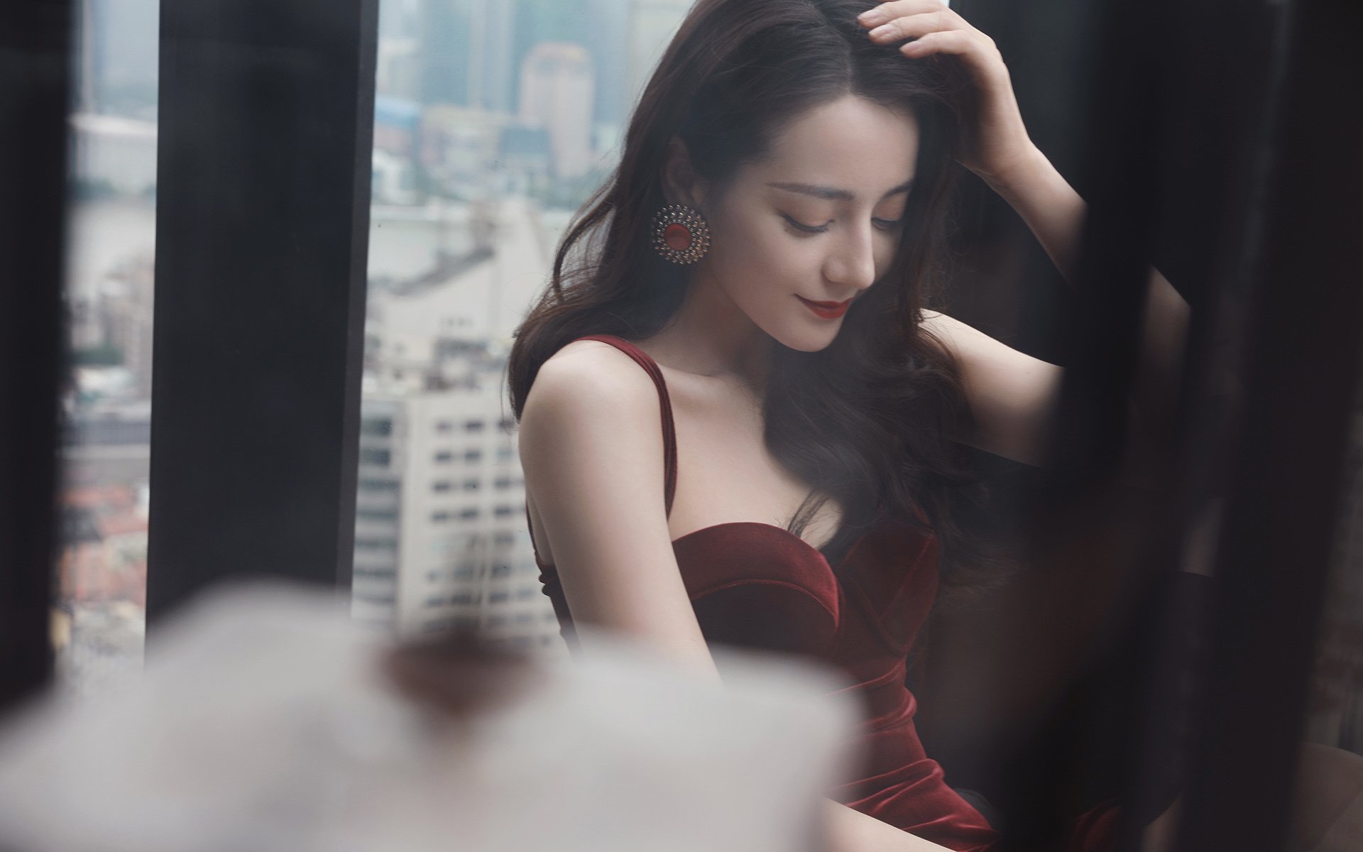 雄鹿险胜步行者,西部决赛中字母哥篮下统治全场,雄鹿队字母哥全名