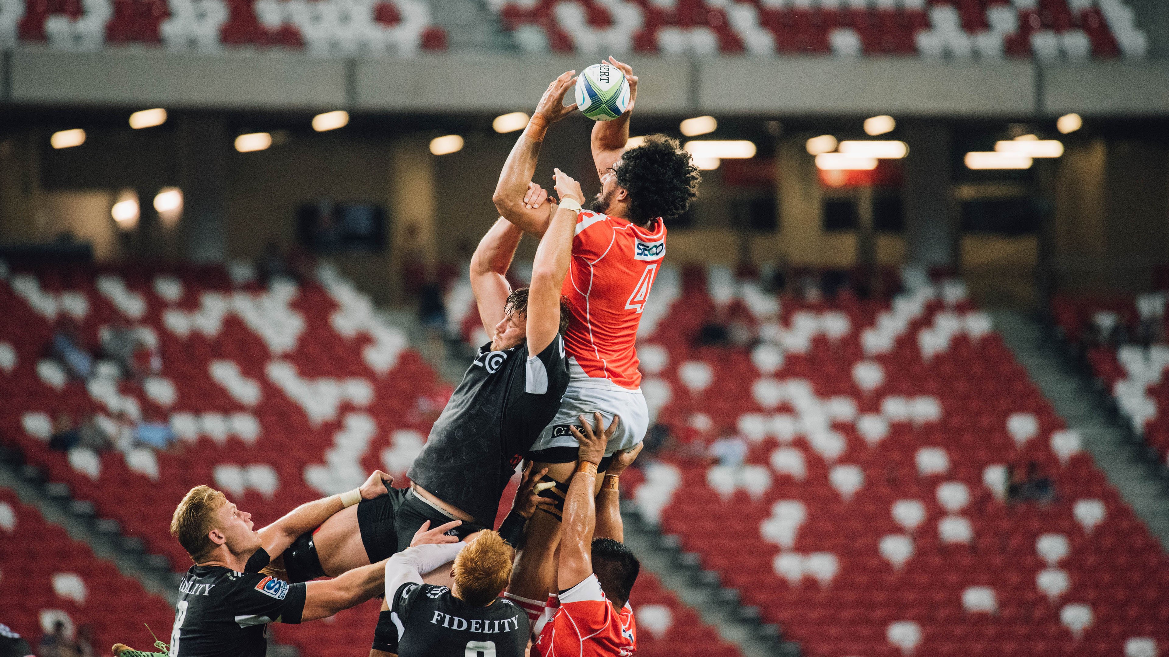 九游游戏官网-特色夜光跑步音乐节，青春在光影中跃动，夜光跑道