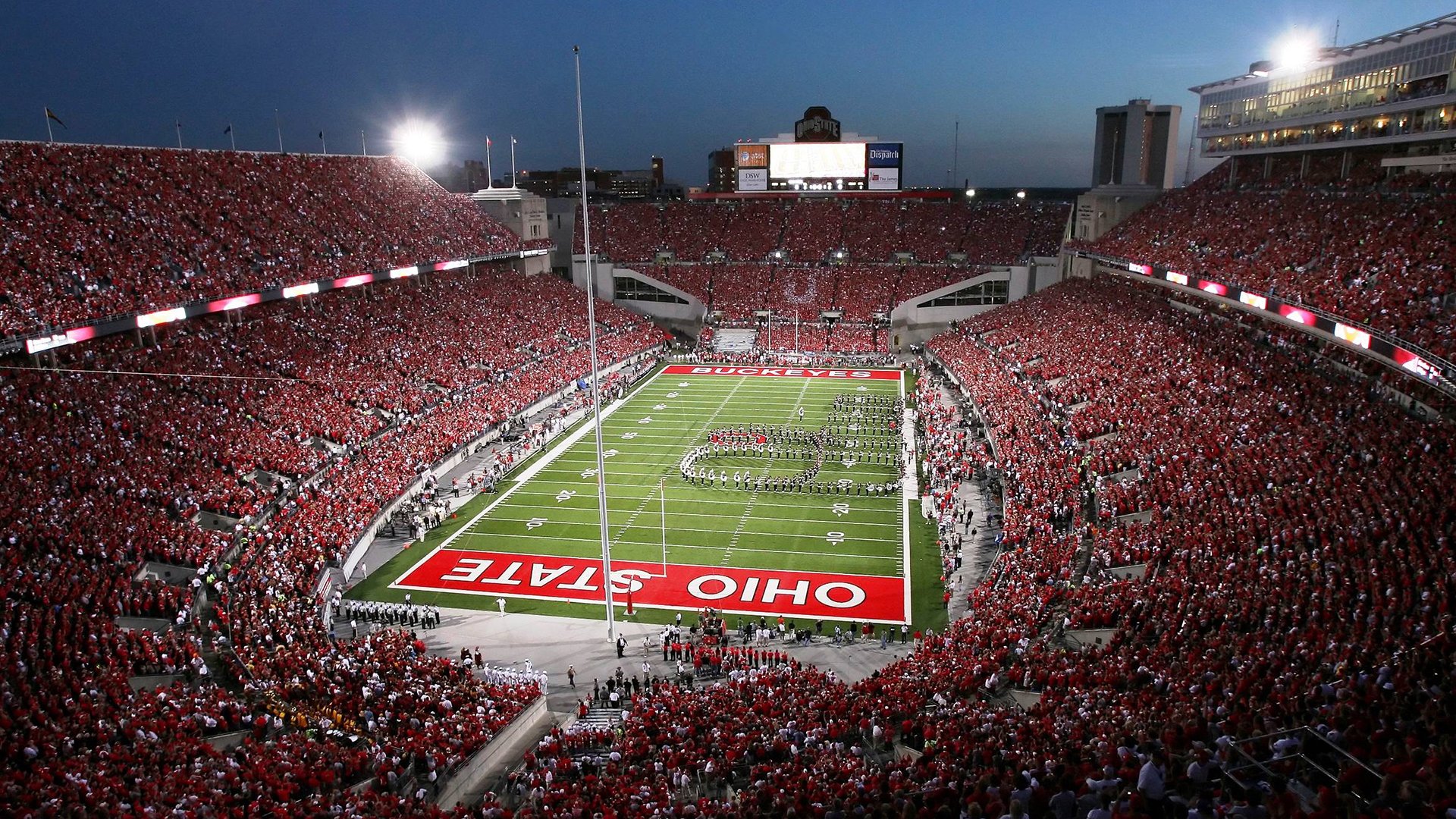 特色夜光跑步音乐节,青春在光影中跃动,夜光跑道